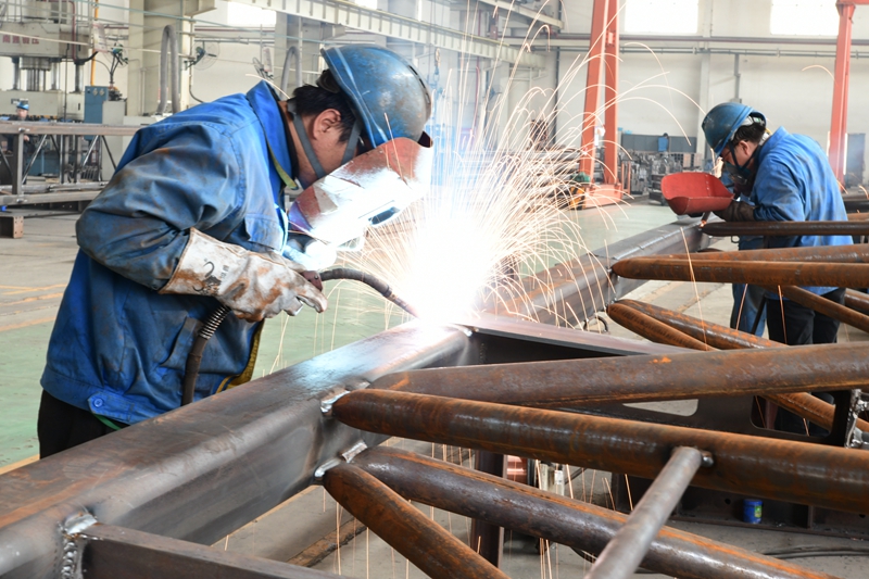 2021年5月七，陜建機股份舉辦為期6個月的“學黨史建功‘十四五’ 開新局奮進新征程”為主題的勞動競賽1_副本.jpg